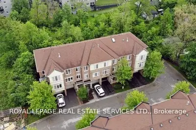 1990 Oana Drive, Mississauga, ON L5J 0A4