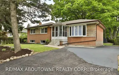 97 North Forster Park Drive, Oakville, ON L6K 1Z5