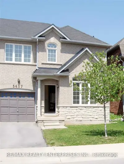 5417 Kindos Street, Burlington, ON L7L 7M9
