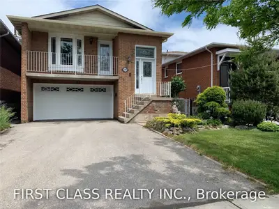 4249 Greybrook Crescent, Mississauga, ON L4W 3G5