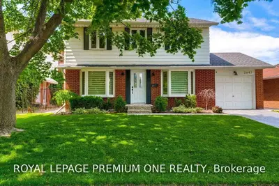 2647 Homelands Drive, Mississauga, ON L5K 1H7