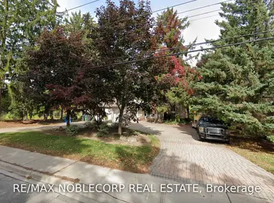 2099 Stavebank Road, Mississauga, ON L5C 1T3