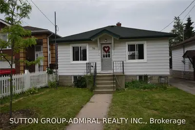 59 Fairfield Avenue, Toronto W06, On M8w 1r6
