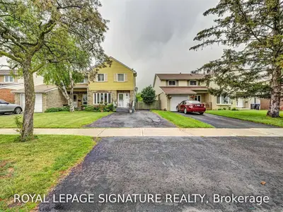 3275 Kings Masting Crescent, Mississauga, ON L5L 1G5