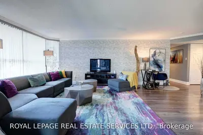 2091 Hurontario Street 205, Mississauga, ON L5A 4E6