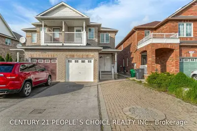 7177 Village Walk, Mississauga, On L5w 1x2