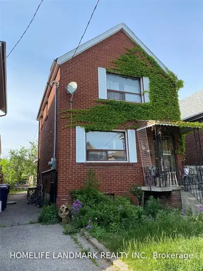 12 Pendrith Street BSMT, Toronto W02, ON M6G 1R7
