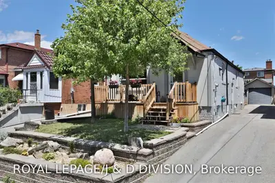 45 Grandville Avenue, Toronto W03, ON M6N 4T8