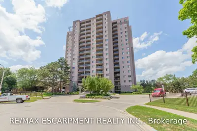 975 Warwick Court 905, Burlington, ON L7T 3Z7