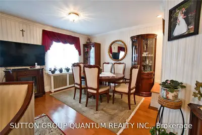 213 Royal York Road, Toronto W06, ON M8V 2V5