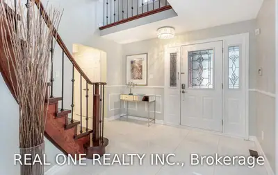1146 Sawgrass Crescent, Mississauga, ON L5C 3V4
