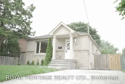 117 Foch Avenue, Toronto W06, ON M8W 3Y2