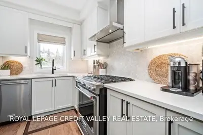 1187 Carnegie Drive, Mississauga, ON L5E 0A6