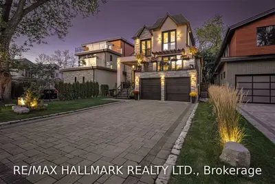 945 Goodwin Road, Mississauga, ON L5G 4J9