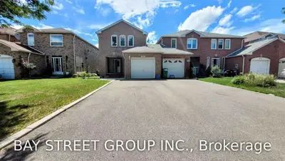366 Assiniboine Trail, Mississauga, ON L5R 2X9