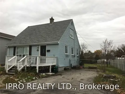 1063 Churchill Avenue, Oakville, ON L6H 2A7