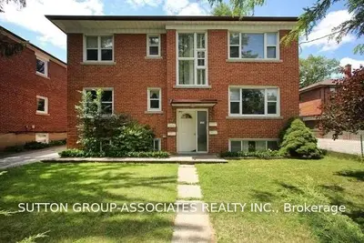 134 Grand Avenue Unit C, Toronto W07, ON M8Y 2Z5