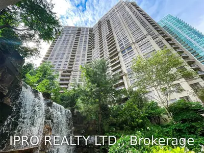 3880 Duke Of York Boulevard 2704, Mississauga, ON L5B 4M7