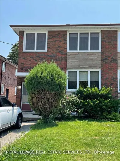 111 Cayuga Avenue 2nd Fl, Toronto W03, ON M6N 2G4