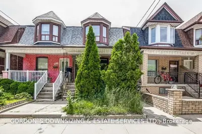 202 Symington Avenue, Toronto W02, ON M6P 3W6