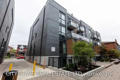 47 Macaulay Street 802, Toronto W02, ON M6P 3P2