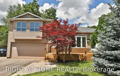 15 Mccraney Street W, Oakville, ON L6H 1H3