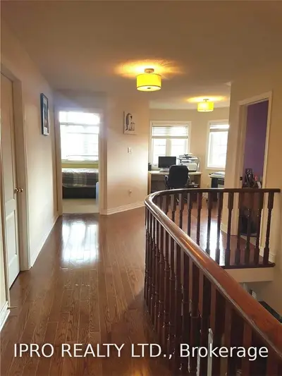 5907 Bassinger Place, Mississauga, ON L5M 6K4