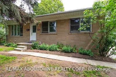 1014 Melvin Avenue, Oakville, On L6j 2v9