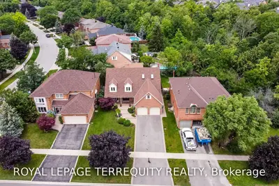 1469 Abbeywood Drive, Oakville, ON L6M 2M6
