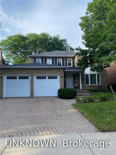 540 CHILLINGHAM Crescent, Oakville, ON L6J 6N8