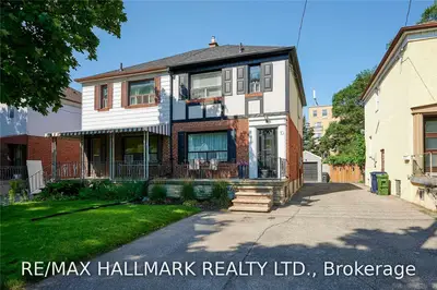 10 Dayton Avenue, Toronto W07, ON M8Z 3L7