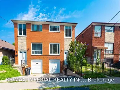 6 Maryport Avenue, Toronto W05, ON M3M 2V9