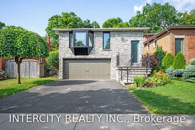 1404 Harmsworth Square, Oakville, On L6h 3e7