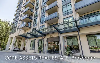 1135 Royal York Road N 913, Toronto W08, ON M9A 0C3