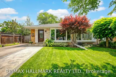 1212 Westerdam Road, Mississauga, ON L4Y 2H4