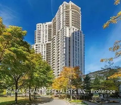 35 Kingsbridge Garden Circle 1213, Mississauga, ON L5R 3Z5