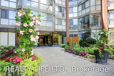 22 Southport Street 923, Toronto W01, ON M6S 4Y9