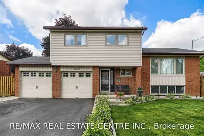 3042 Saint Malo Circle, Mississauga, ON L5N 1T2