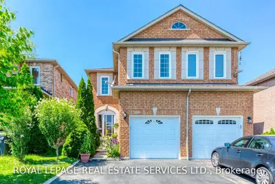555 Cottagers Green Drive, Mississauga, ON L5B 4J2