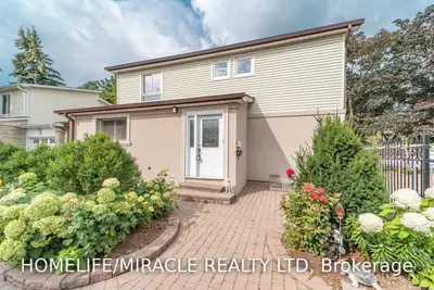 7 Moonstream Court, Mississauga, ON L5N 2P8