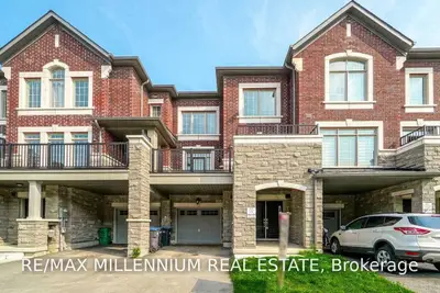 33 Fruitvale Circle, Brampton, ON L7A 5B8