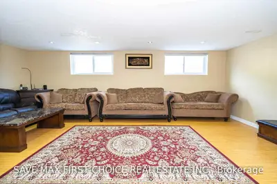7301 Sigsbee Drive, Mississauga, ON L4T 3L6