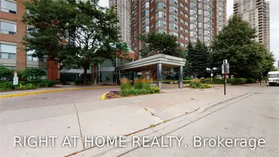 325 Webb Drive 407, Mississauga, ON L5B 3Z9