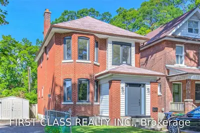 216 Evelyn Avenue, Toronto W02, ON M6P 2Z9