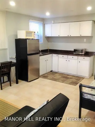 4237 Tomken Road Lower, Mississauga, ON L4W 1J7