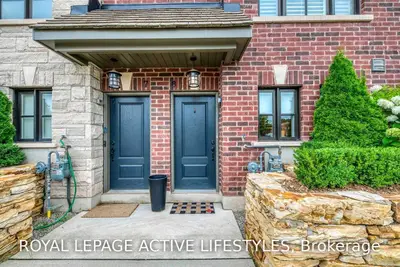 2160 Trafalgar Road 8, Oakville, ON L6H 0N3