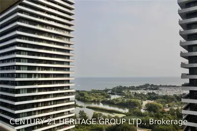 33 Shore Breeze Drive 2202, Toronto W06, ON M8V 0G1