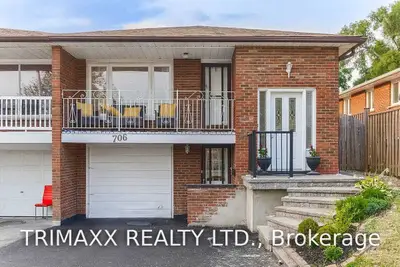 706 Eaglemount Crescent, Mississauga, ON L5C 1N9