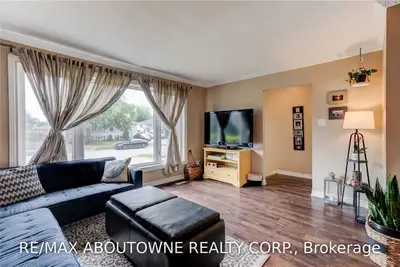 41 Mccraney Street, Oakville, ON L6H 1H5