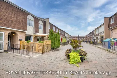 2170 Bromsgrove Road 40, Mississauga, ON L5J 4J2